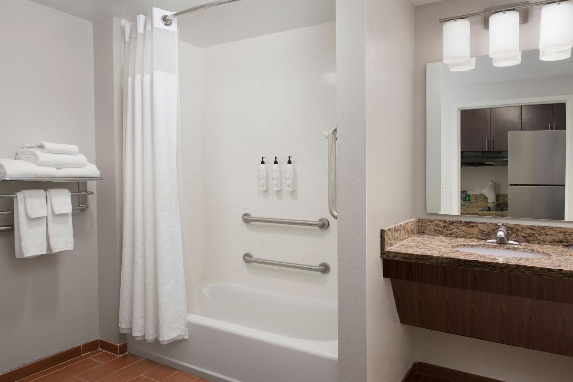 Towneplace Suites Oklahoma City Airport Экстерьер фото