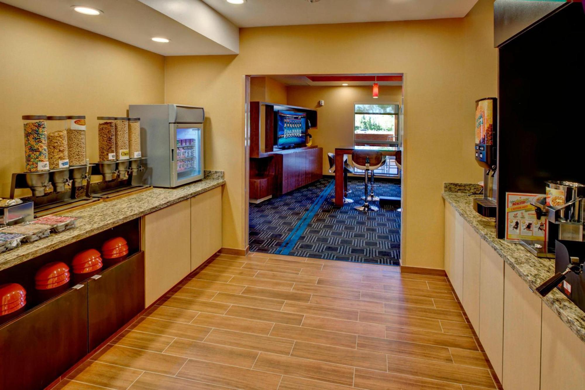 Towneplace Suites Oklahoma City Airport Экстерьер фото
