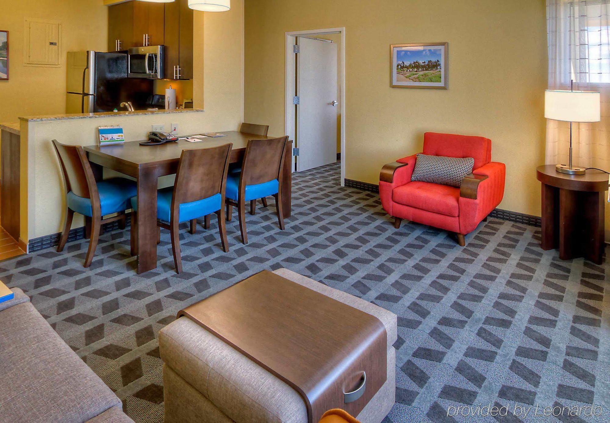Towneplace Suites Oklahoma City Airport Экстерьер фото