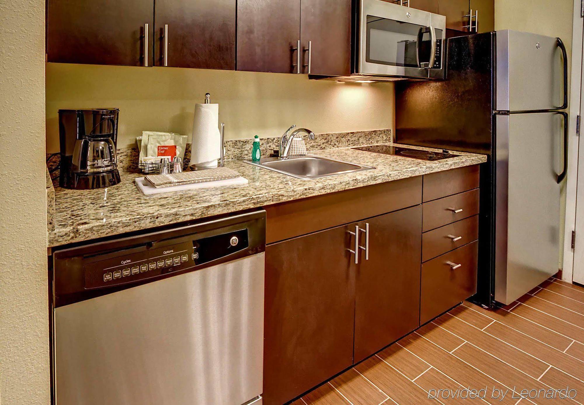 Towneplace Suites Oklahoma City Airport Экстерьер фото